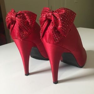 Red Rhinestone Bow Pumps